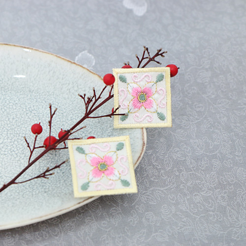 韓服飾り刺繍4角レモン1組54277