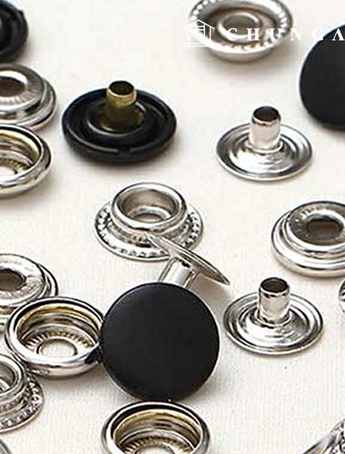 ドットボタンカチカチ金属ふたジャチェットジャンパスナップカラープラスチック15mmブラック47427