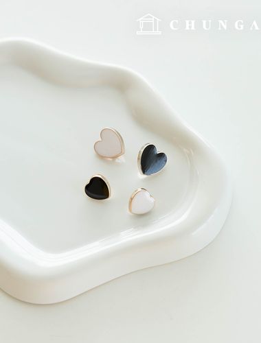 シンプルなハートレジンメタルボタン服を作る