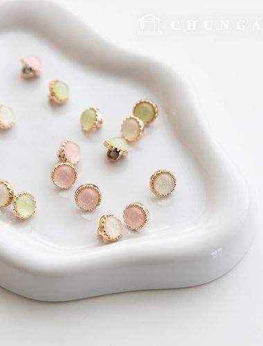 オーロラ光沢のある金属ボタンの服を作る