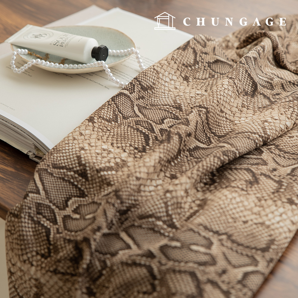 衣類生地ポリ生地広幅デザートコブラ